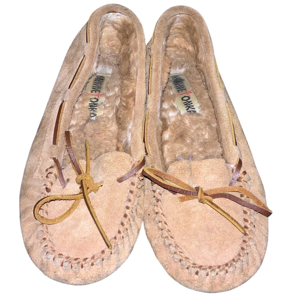 Minnetonka Tan Moccasins Womens Size 7 Slip-on Tan Suede Faux Fur Lined Slippers